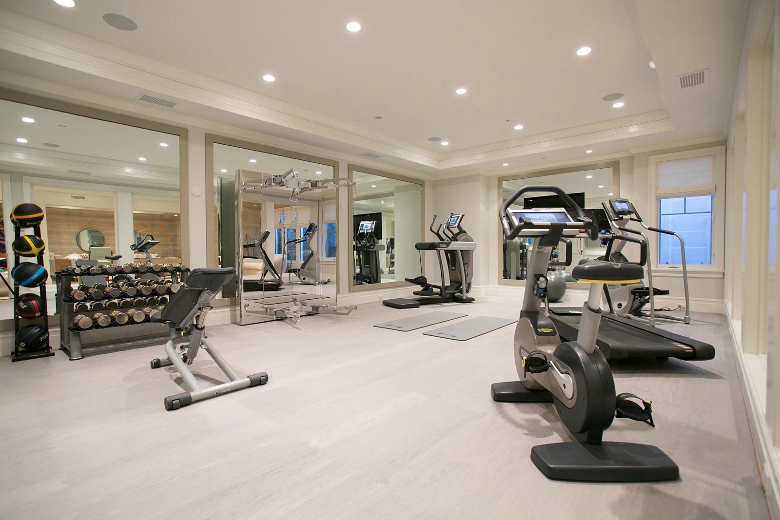 home-gym-design-fitness-design-group-technogym-kinesis-los-angeles-gym-flooring-ecore-cardio-treadmill